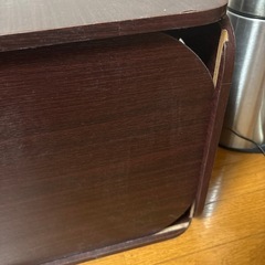 サイドテーブル、シェルフ、棚の画像