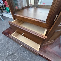 フラットキュリオ ムーブ 飾り棚　キュリオケース　キャビネット　照明ランプ付　棚板4枚　幅805 奥行400 高さ1805 中古品 有限会社マックス ④の画像