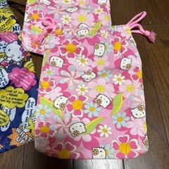 ハローキティ♥︎ナイロン巾着1枚、、ハンドメイド巾着2枚の画像