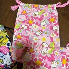 ハローキティ♥︎ナイロン巾着1枚、、ハンドメイド巾着2枚の画像