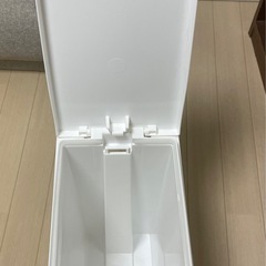 ゴミ箱20L ニトリの画像