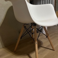 イス　汚れ、傷ありの画像