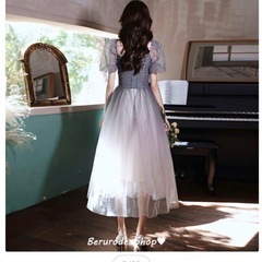 (新品タグ付き)パフスリーブ　オケージョンドレス　ミモレ丈　結婚式お呼ばれ　パーティーの画像