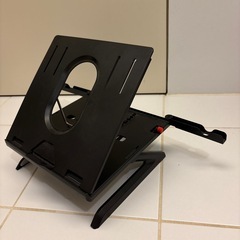 【9段階調節】パソコンスタンド　スマホ立て可能の画像