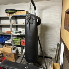 キックボクシング用のサンドバッグの画像