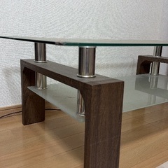 ガラステーブルの画像