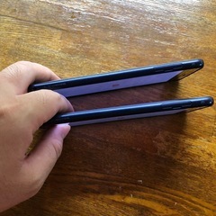 Android au  Qua phon 二台の画像