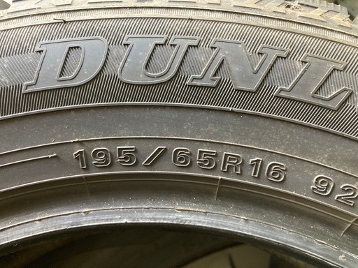 DUNLOP 195/65R16 23年製　冬タイヤ