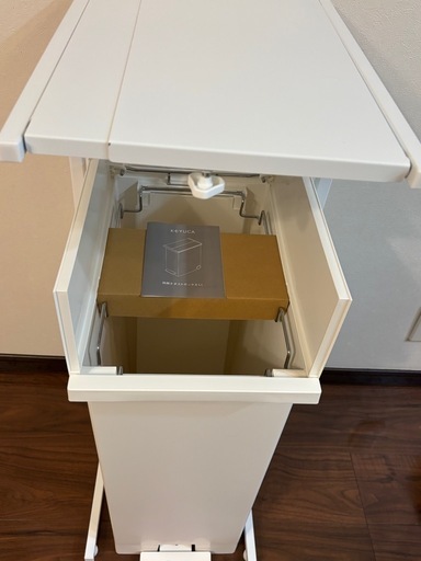 未使用！伸縮 ゴミ箱上 スチールラック とKEYUCA両開きダストボックス LL（42L）
