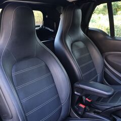 200台限定車/TURBO/禁煙/ナビTV/ETC/ドラレコ/USB&Bluetooth接続/レブカウンタ-/オ-ディオリモコン付きレザ-ステアリング/ヒ-タ-付きレザ-シ-ト/スポ-ツペダル/純正AW/ロ-ルバ-/LEDライト/フォグ/クルコン/衝突軽減/車検2年整備付きスマ-トフォ-ツ-カブリオ♪ ☆遠方納車/オ-トロ-ン/買取査定OK☆の画像