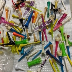 ⛳️🌈【ゴルフ用品いろいろまとめてセット！】🌈⛳️ ＼ゴルフボール82個＋手袋15枚＋小物たっぷり！全部まとめて300円♪／の画像