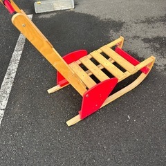折りたたみ　木のソリ　雪上用歩行器の画像