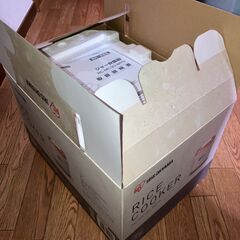 【未使用品】炊飯器 アイリスオーヤマ RCMC30 WPGの画像