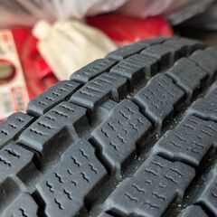 スタッドレスタイヤ（ホイール付き）４本セットの画像