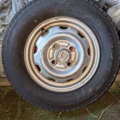 スタッドレスタイヤ（ホイール付き）４本セットの画像
