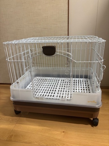 飼育ケージ