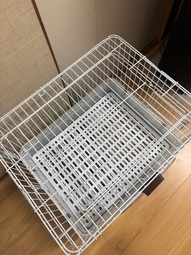 飼育ケージ
