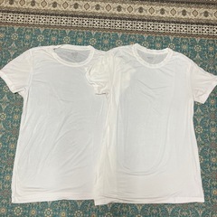 GU コットンクルーネックT 2着（Mサイズ）、UNIQLO HEATTECH 2着（M、Lサイズ）の画像