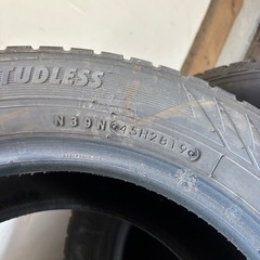 スタッドレス！タイヤ４本セット！の画像
