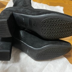 shoemaru スエードブーツの画像