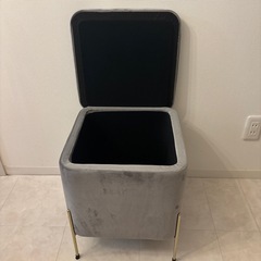 ドレッサーチェアの画像