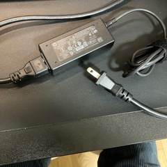 hp製電源アダプタの画像