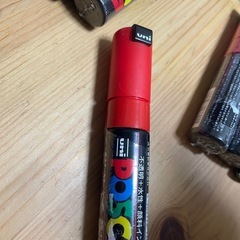 POSCA 赤色マーカー 10本+1本おまけの画像
