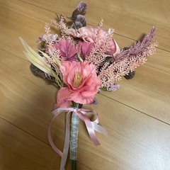 ウエディングドレス　ブーケの画像