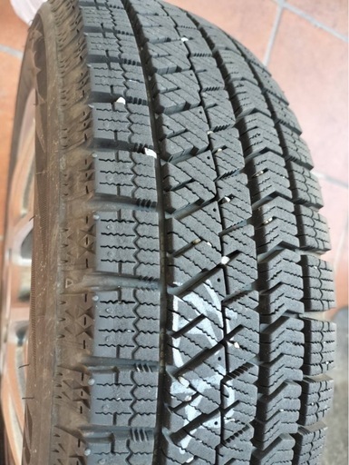 155/65/R14    軽自動車スタッドレス　ホイール、ナット付き    