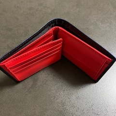 二つ折り財布の画像