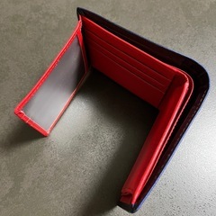 二つ折り財布の画像
