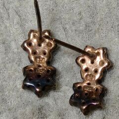 ポスト K18 刻印 ピアス ジルコニアストーン 花モチーフ 925 シルバーの画像