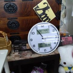 極上美品　巨大　電波時計　カレンダー　温度計　湿度計　掛け時計　時計の画像