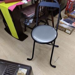 折りたたみ　椅子　チェア　踏み台　イス　シーリングライト 取り付けに便利の画像