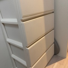４段ボックスの画像