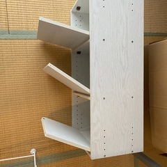 3段扉付きカラーボックスの画像