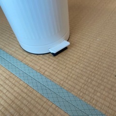 ペダル開閉ゴミ箱やの画像