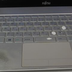 FUJITSU 富士通 ノートパソコン LIFEBOOK SH54/Dの画像