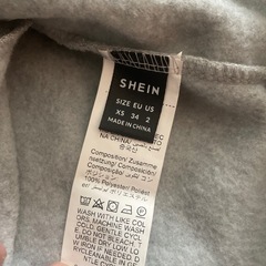 SHEIN 服とバッグの画像