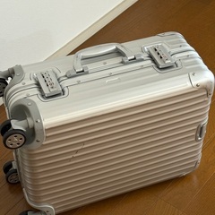 キャリーケースの画像