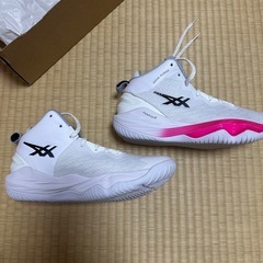 ASICS アシックス バスケットボールシューズ 白 ピンクの画像