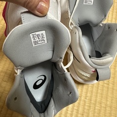 ASICS アシックス バスケットボールシューズ 白 ピンクの画像