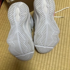 ASICS アシックス バスケットボールシューズ 白 ピンクの画像