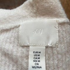 H&M ショート丈カーディガンの画像