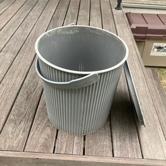 使用済オムツ入れの画像
