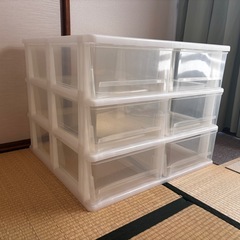 服 収納ボックス【取りに来て頂ける方で!!】の画像