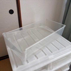 服 収納ボックス【取りに来て頂ける方で!!】の画像