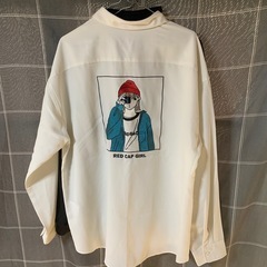 レッドキャップガールシャツの画像