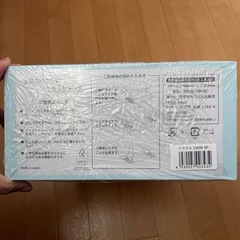ハイボールとボックスティッシュの画像