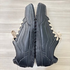 VANS レディース ブラック スニーカーの画像
